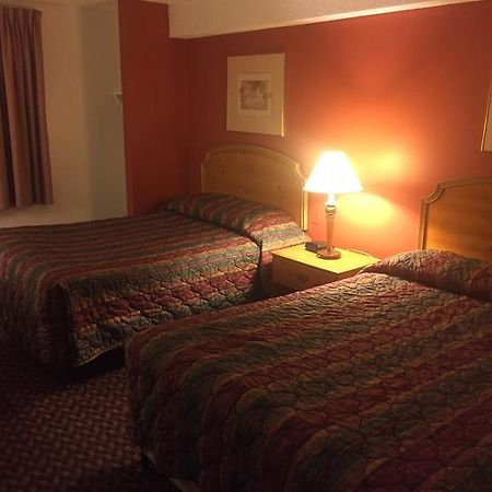 Luxury Inn & Suites Lincoln Esterno foto