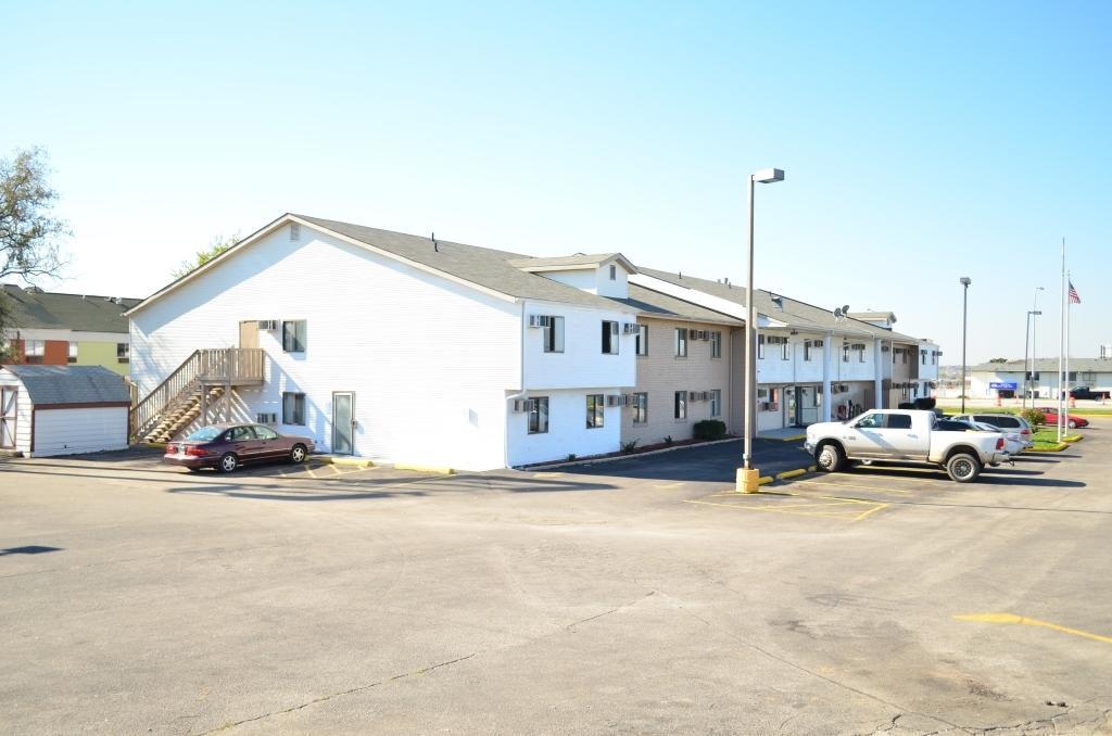 Luxury Inn & Suites Lincoln Esterno foto
