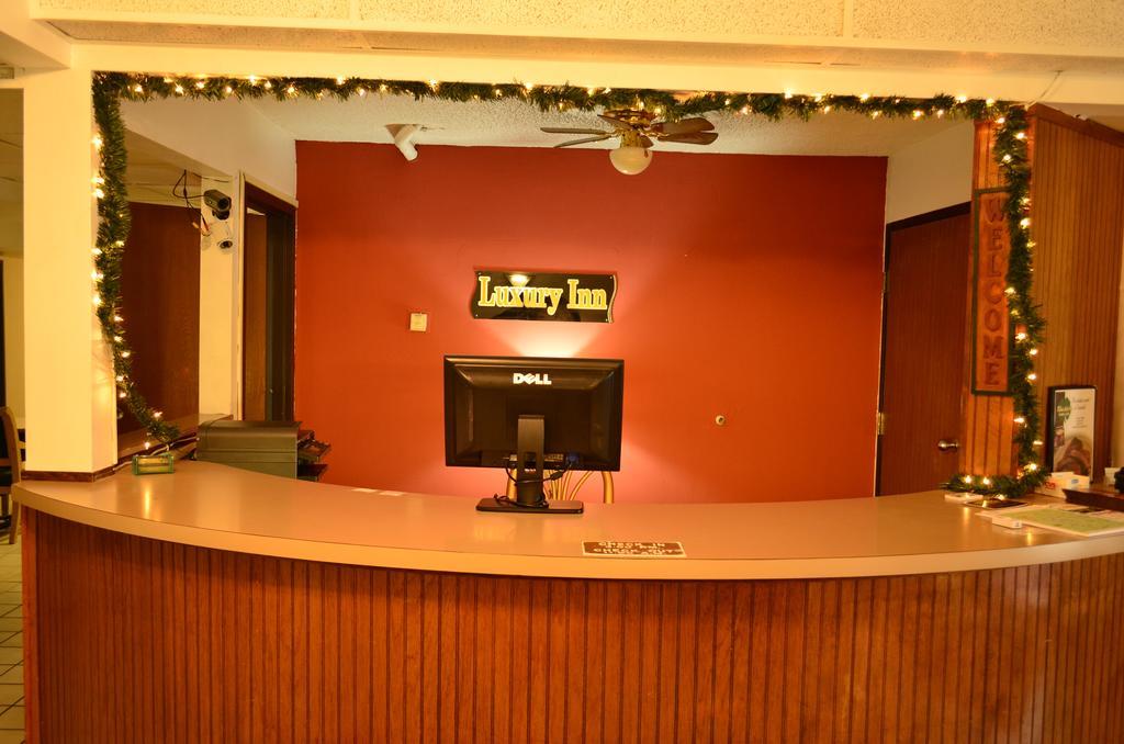 Luxury Inn & Suites Lincoln Esterno foto