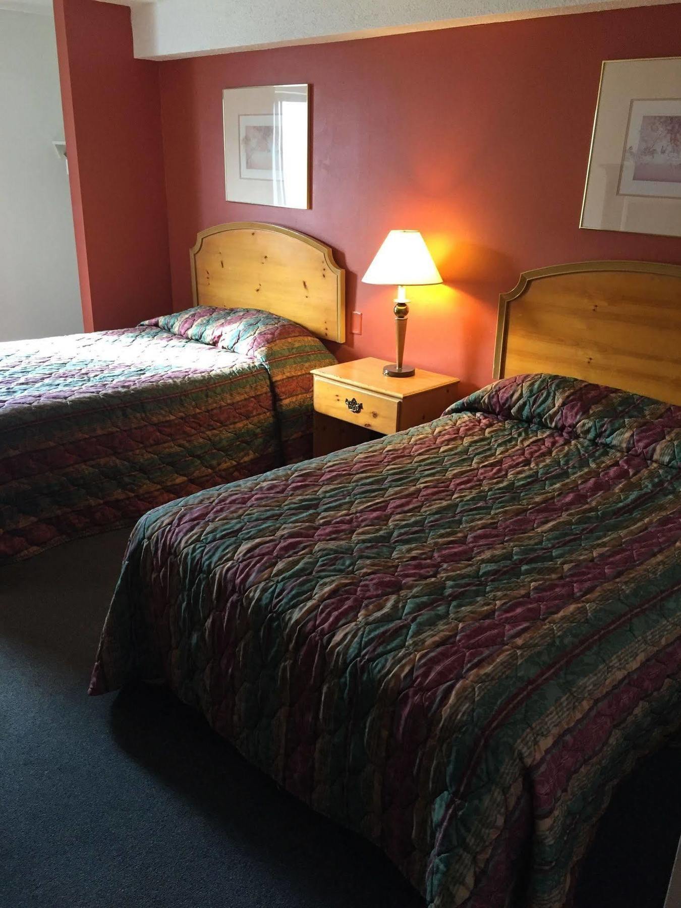 Luxury Inn & Suites Lincoln Esterno foto
