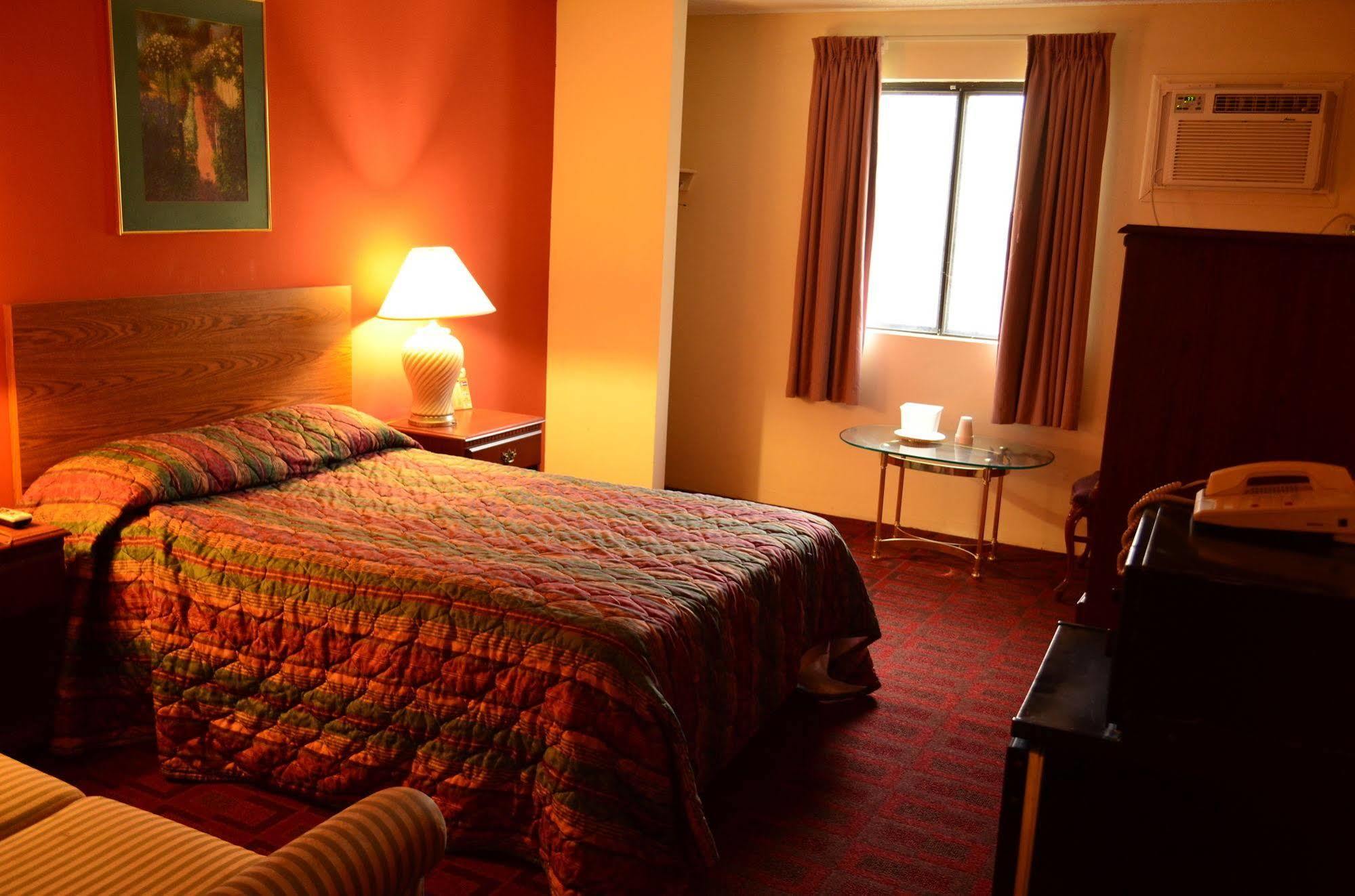 Luxury Inn & Suites Lincoln Esterno foto