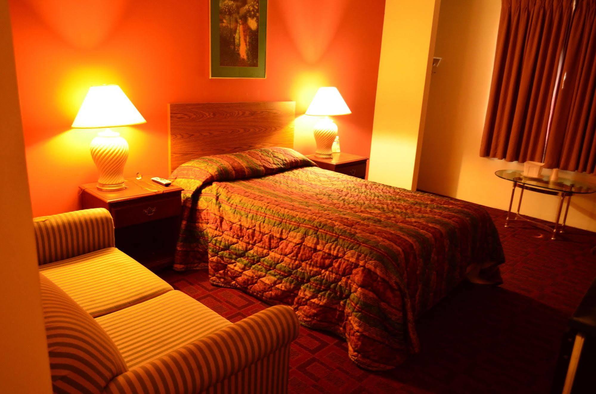 Luxury Inn & Suites Lincoln Esterno foto