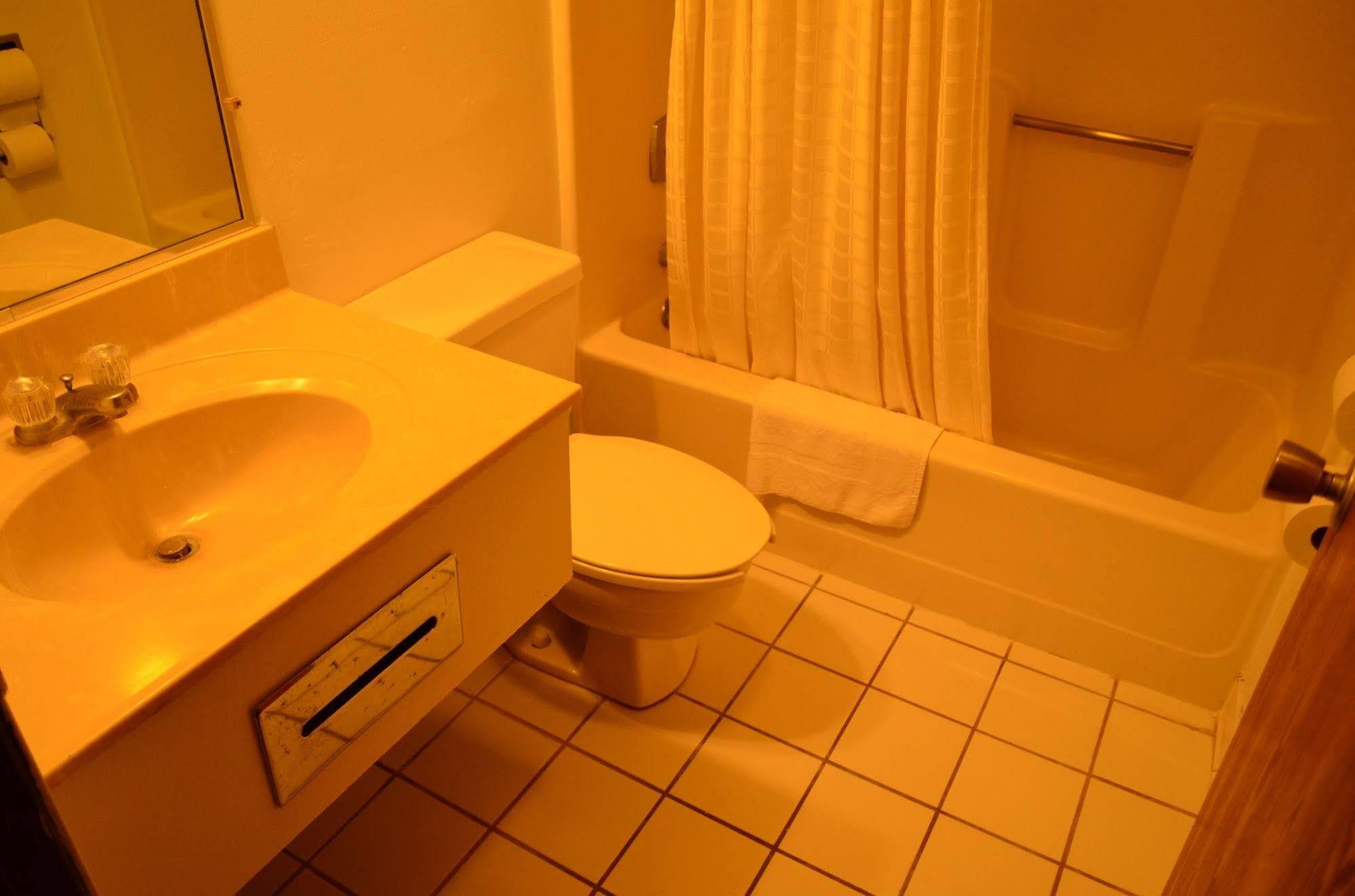 Luxury Inn & Suites Lincoln Esterno foto